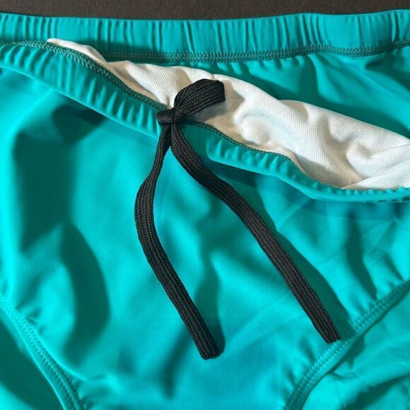 Women’s 2 Piece Plus Sized Swimsuit Tankini Adjustable Straps Size 24 NWT - Picture 9 of 14